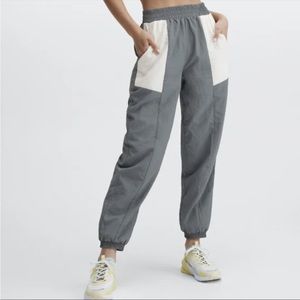 FABLETICS - NWT - Jaylee Two-Tone Track Pant in Storm Cloud, Size XL